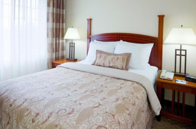 장애인을 위한 스위트, Staybridge Suites Cranbury   South Brunswick, An Ihg