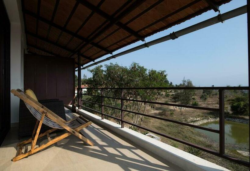 Номер Стандарт, Dhole's Den Bandipur