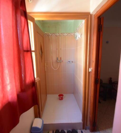 اتاق استاندارد سه نفره, Imilchil