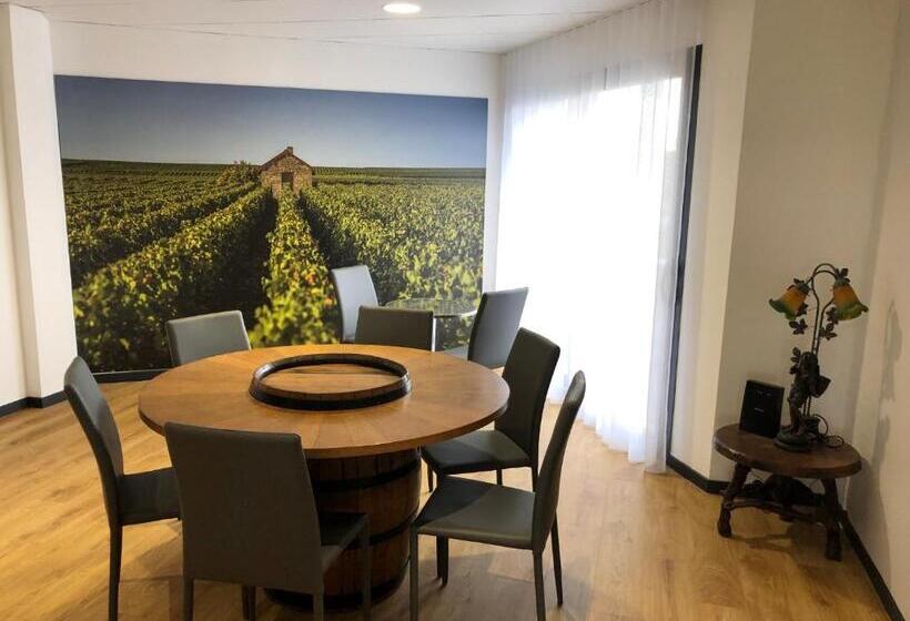 Номер Basic, Le Clos Du Moulin
