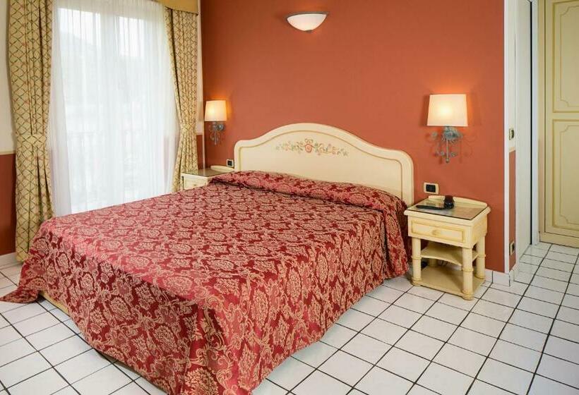 Номер Deluxe Вид на Море Боковой, Grande Albergo