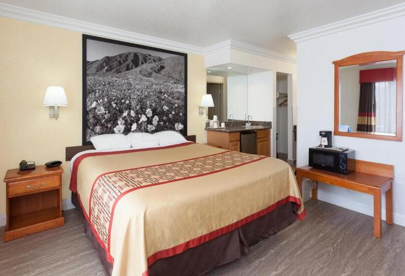 스탠다드 룸 킹사이즈 침대, Super 8 By Wyndham Santa Clarita/valencia