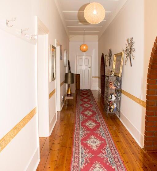 Дом 1 Спальня, Kimba Travellers  Haven