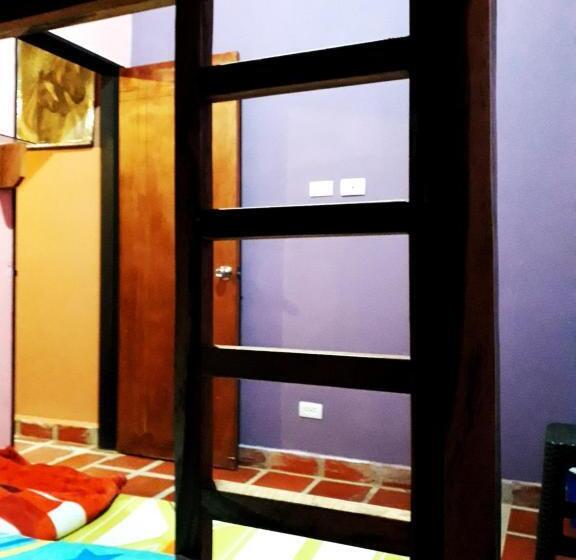 Семейный Номер Совместный Санузел, Vista Hermosa Eco Hostal