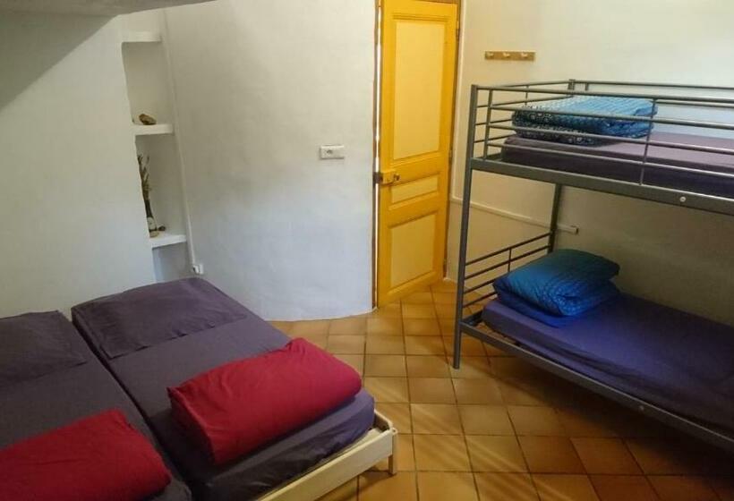 4인용 스탠다드 룸, Chambres D Hôtes Gîte Saint Roch