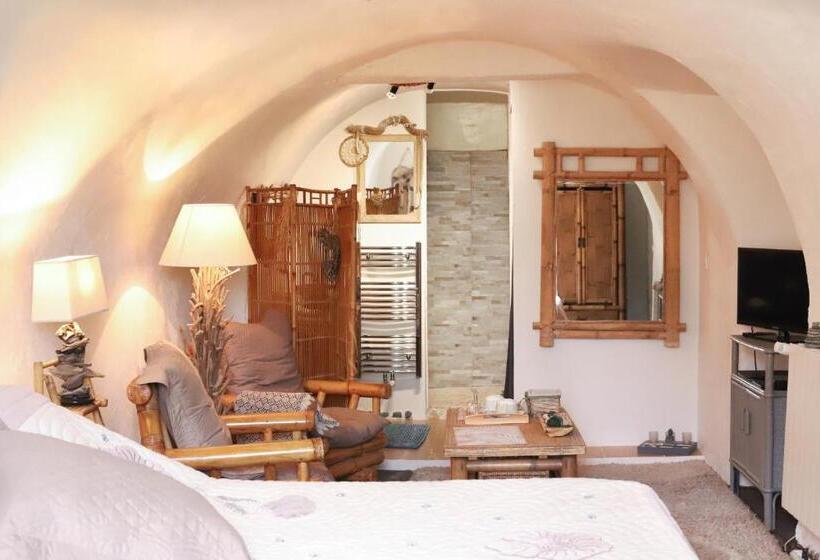 Номер Стандарт Вид на Горы, Chambre D Hotes La Marlotte