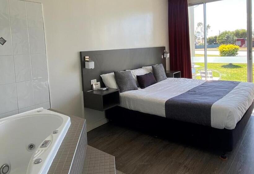 스위트 킹사이즈 침대, Country Roads Motor Inn Dysart