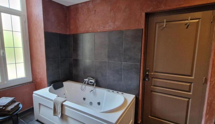 Family Suite, Chateau De Viviez