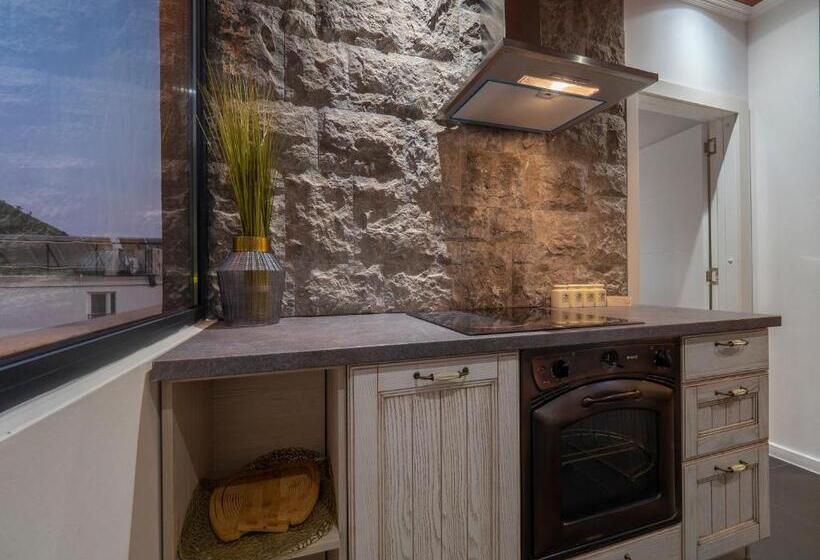 آپارتمان 1 خوابه با چشم‌انداز دریا, Misisuone Apartments Budva