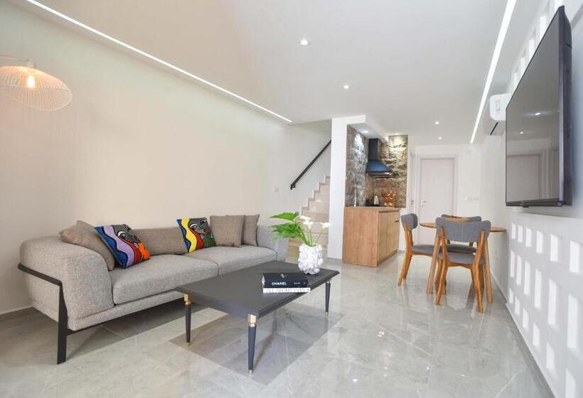 استودیوی لوکس, Misisuone Apartments Budva