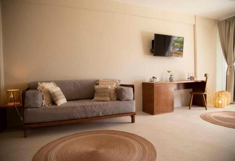 オーシャンビューデラックススイート, Noah Beach Hotel & Suites