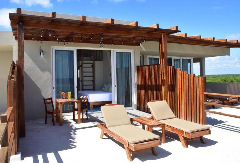 キングサイズベッドのスイートルーム, Noah Beach Hotel & Suites