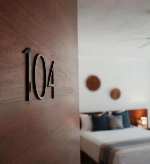 スイート, Noah Beach Hotel & Suites