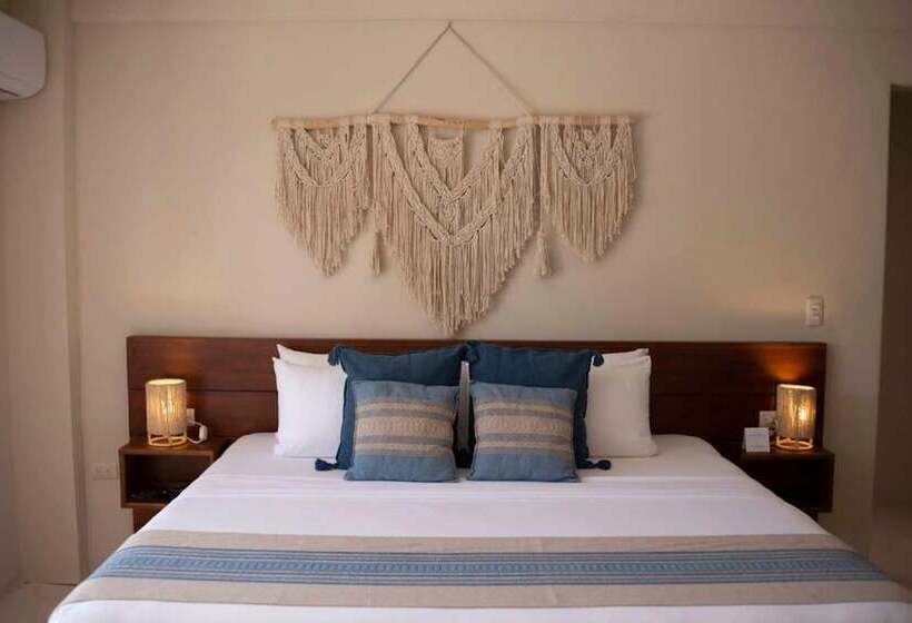 スイート, Noah Beach Hotel & Suites