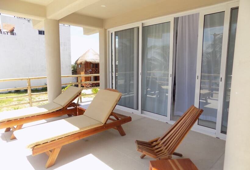 オーシャンビュースイート, Noah Beach Hotel & Suites