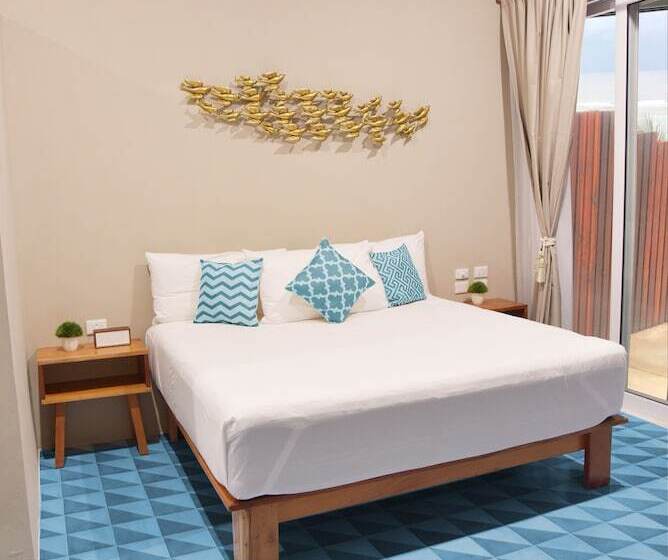 スイート, Noah Beach Hotel & Suites