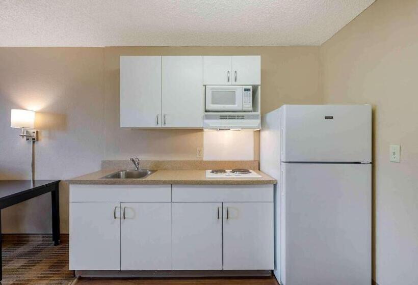 디럭스 스튜디오, Extended Stay America Suites  Piscataway  Rutgers University