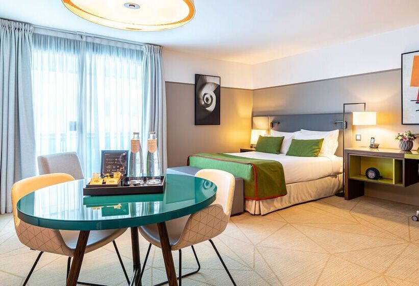 Студия Deluxe, Fraser Suites Paris La Défense