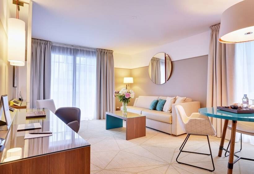 Апартаменты Deluxe 2 Спальни, Fraser Suites Paris La Défense
