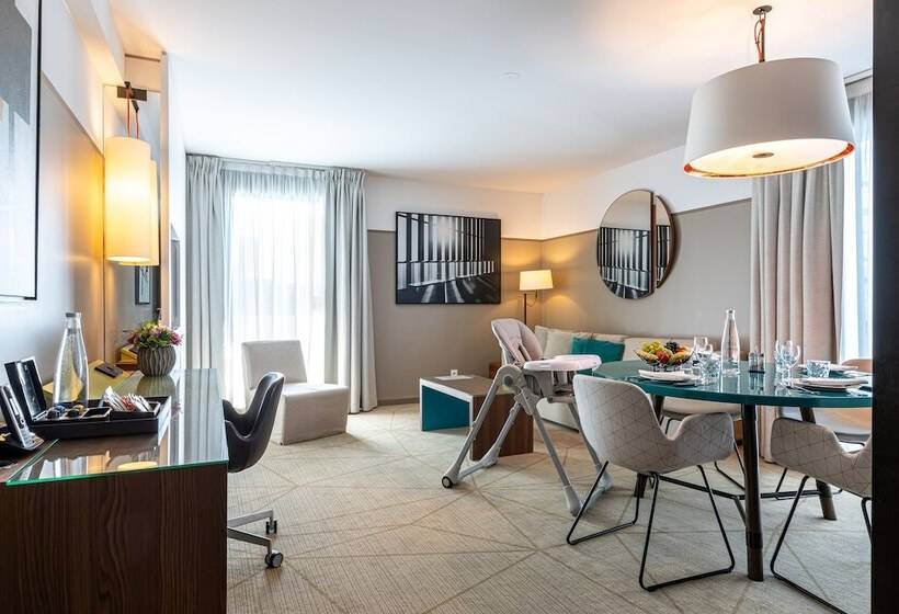 Апартаменты Deluxe 2 Спальни, Fraser Suites Paris La Défense