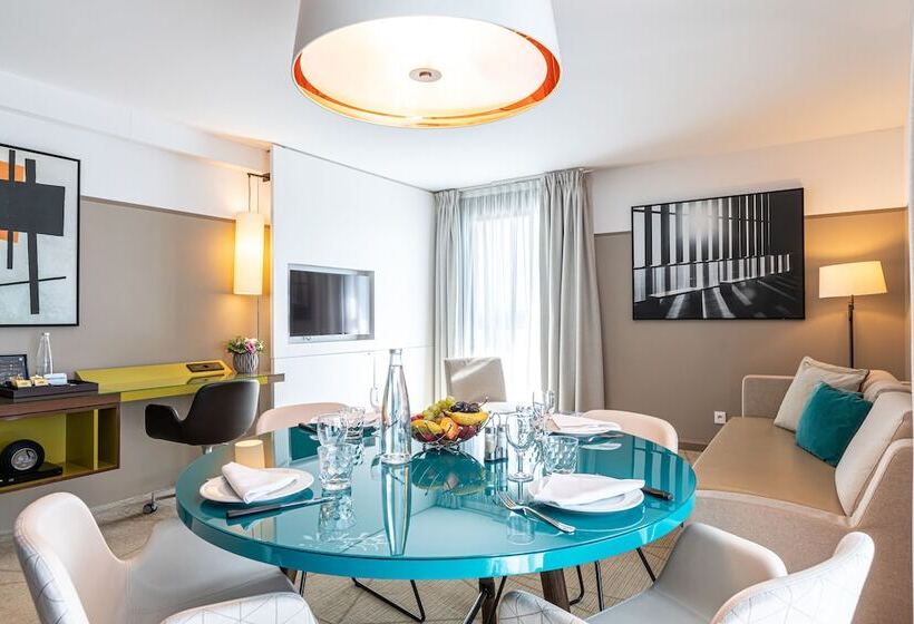 Апартаменты Deluxe 2 Спальни, Fraser Suites Paris La Défense
