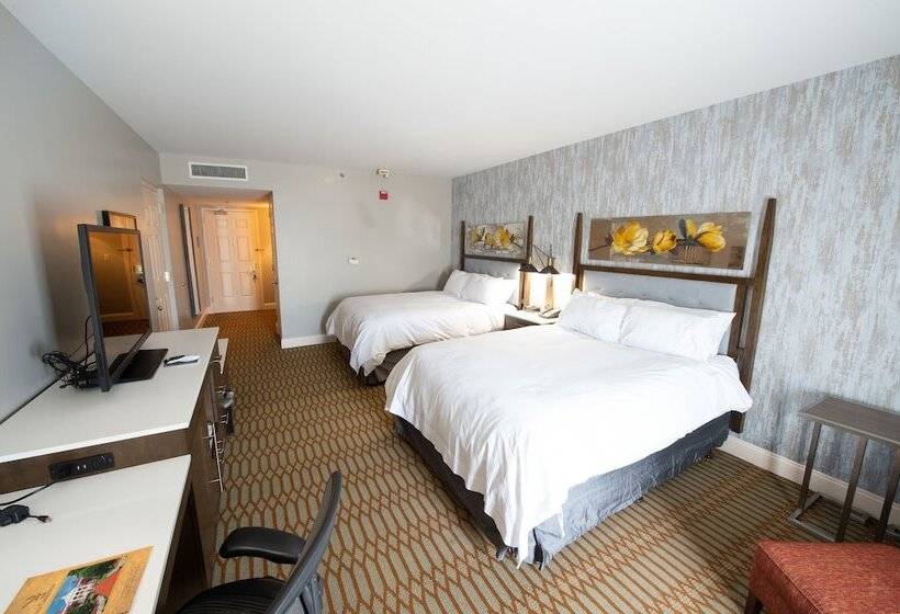 Номер Deluxe Вид на Сад, Virginia Crossings Hotel, Tapestry Collection By Hilton