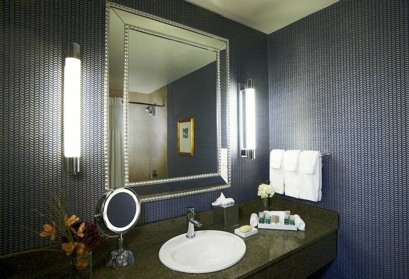 Deluxe Kamer, Kinzie