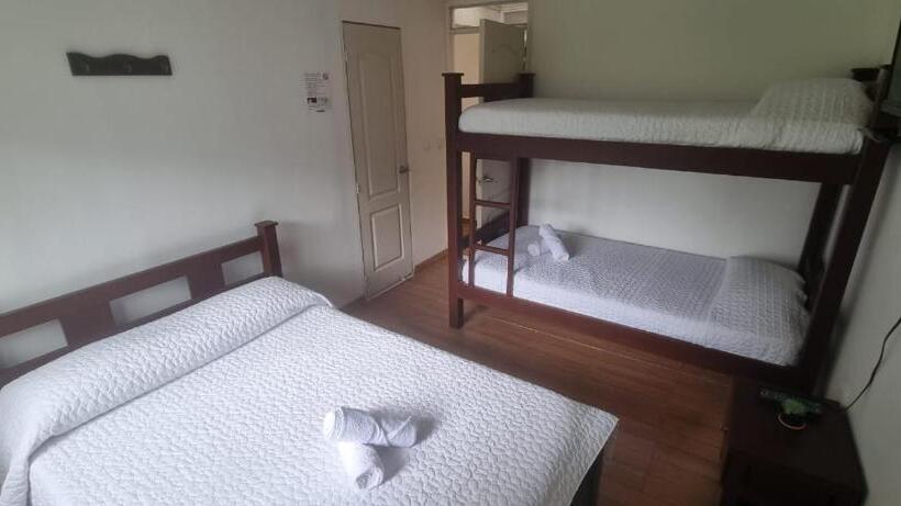 4인용 스탠다드 룸, Hostal Mochileros Inn