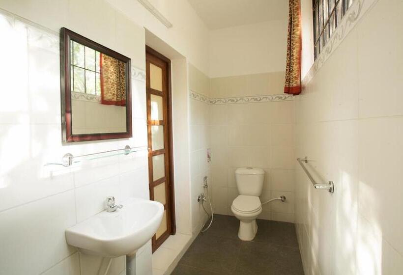 اتاق لوکس, The Annex, Isai Ambalam Guest House
