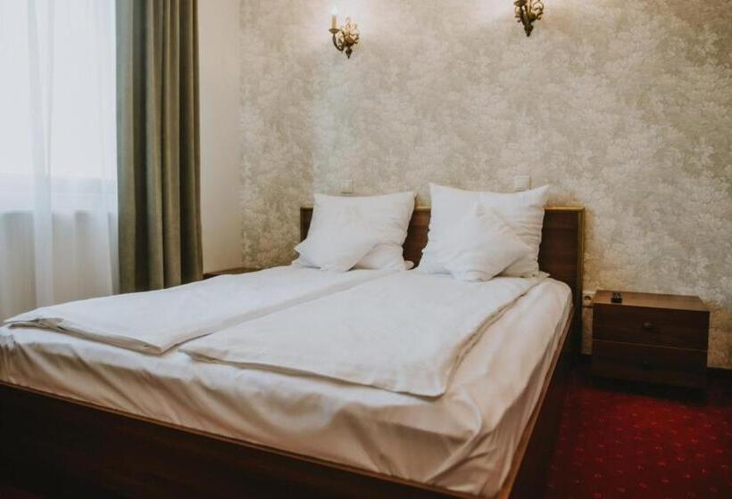 سوییت لوکس, Pensiunea Noblesse