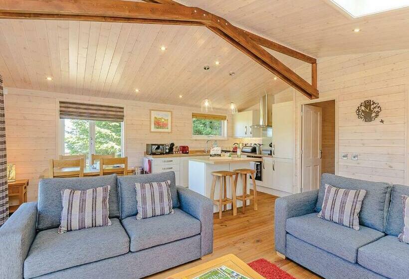 Дом 2 Спальни, Hazelhurst Lodges