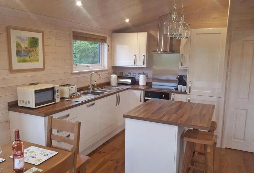 Дом 2 Спальни, Hazelhurst Lodges