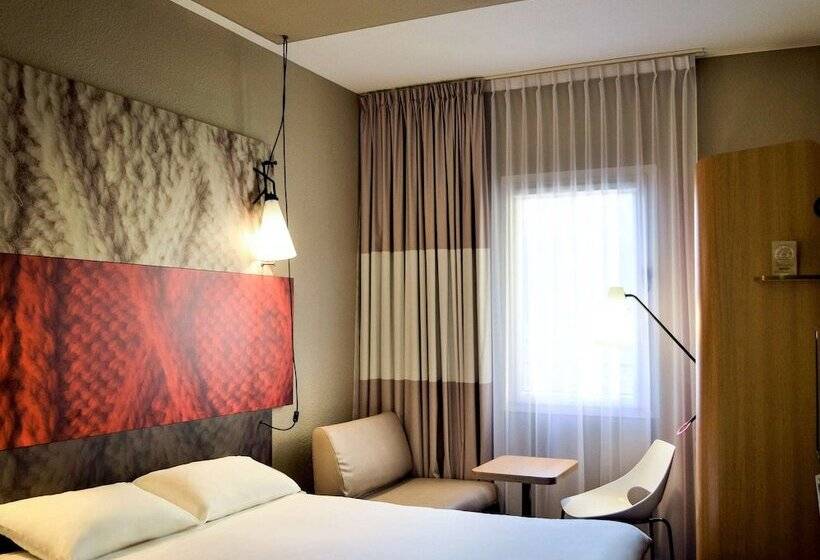 Номер Стандарт, Ibis Lyon Caluire Cité Internationale