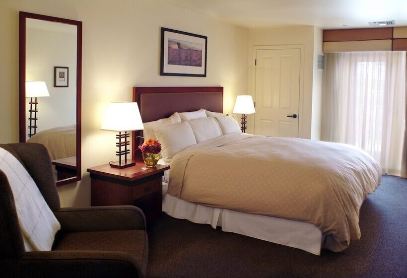 Президентский Люкс, Larkspur Landing Extended Stay Suites Roseville