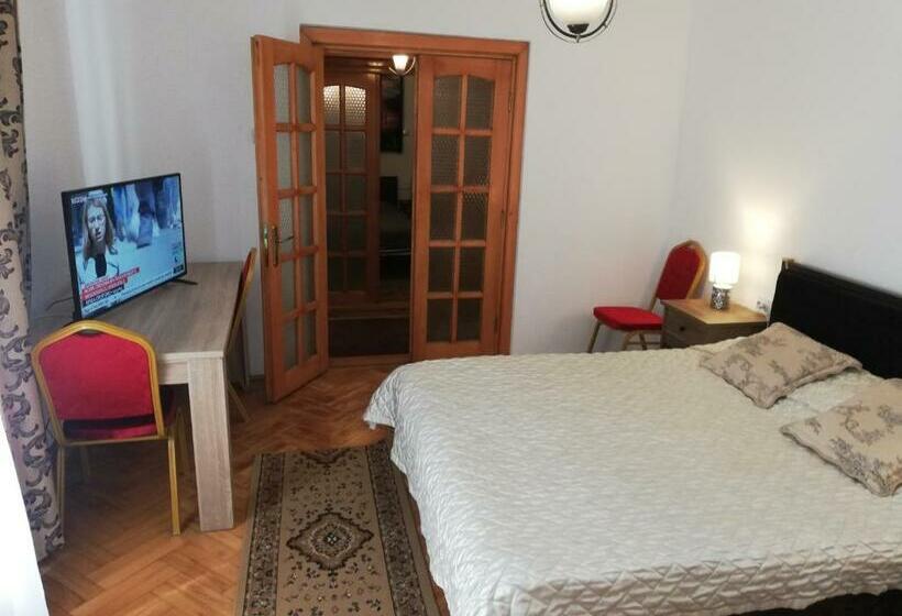 آپارتمان 1 خوابه همکف, Casa Bucur