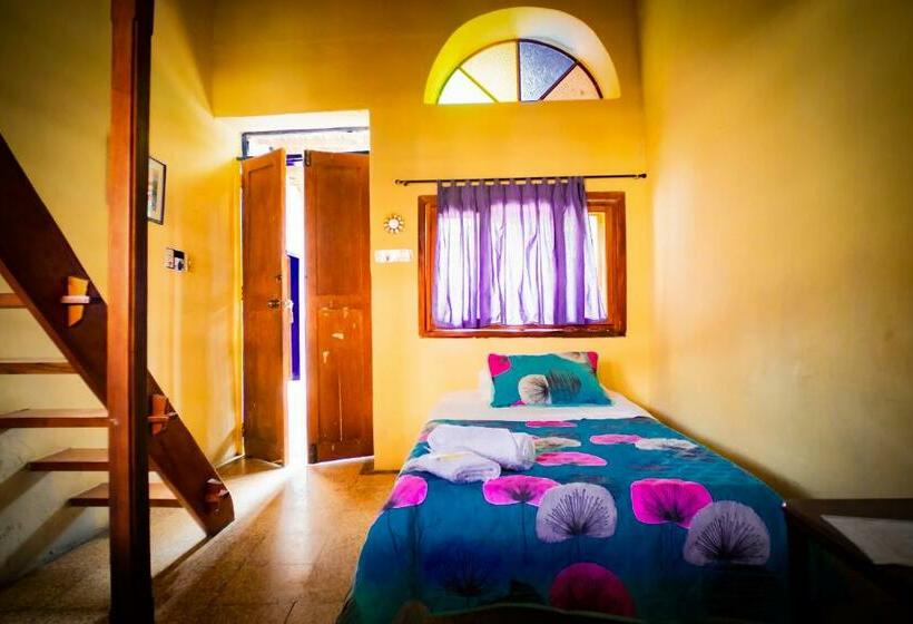 Номер Стандарт Трехместный, Hostal Jardín Escondido