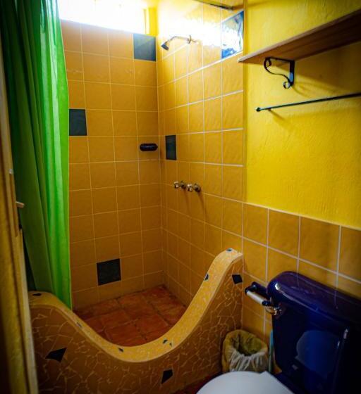 Кровать в Общей Комнате, Hostal Jardín Escondido