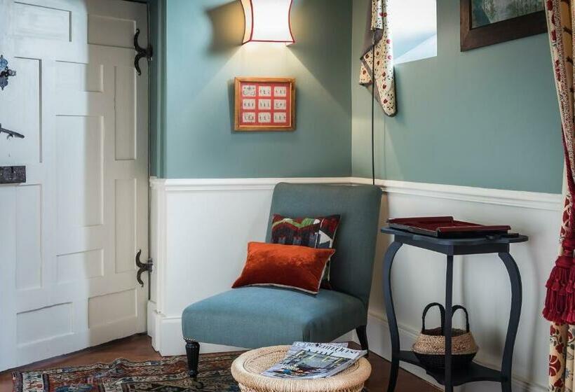 Номер Deluxe, Château Des Grotteaux
