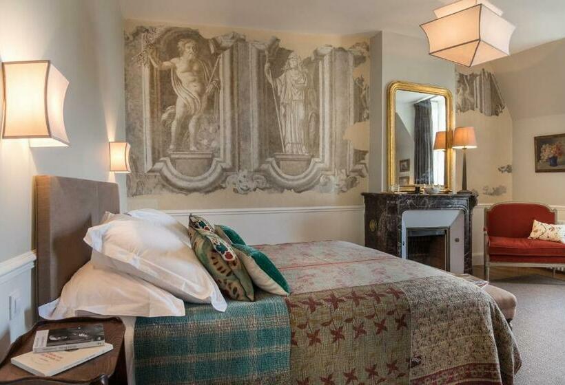 Номер Стандарт, Château Des Grotteaux