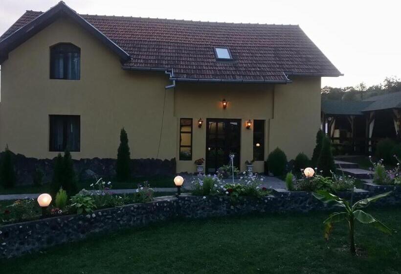 Дом 1 Спальня, Casa De Vacanta Silvia Varmaga