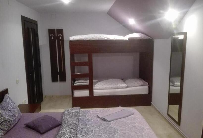 Дом 1 Спальня, Casa De Vacanta Silvia Varmaga