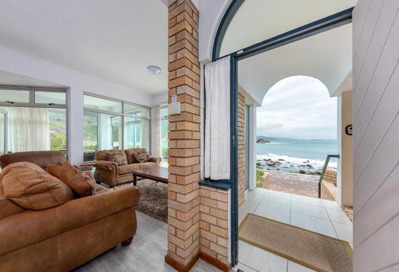 Дом 1 Спальня, Vic Bay Beach House