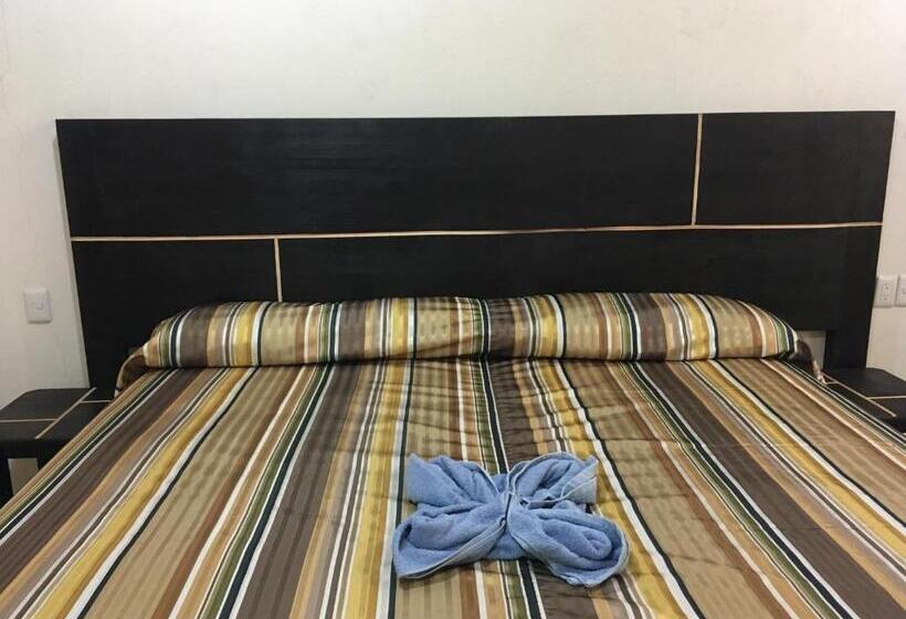 キングサイズベッドのデラックスルーム, 8 Hotel Ejecutivo