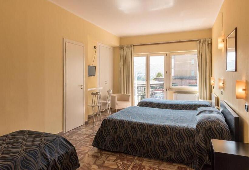 Четырехместный Номер Стандарт, Albergo Carpino