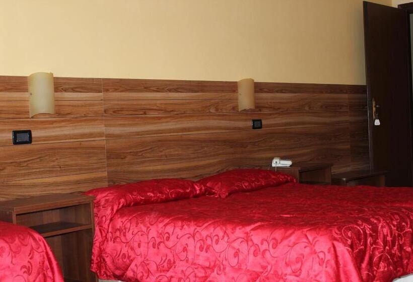 Номер Стандарт Трехместный, Albergo Carpino