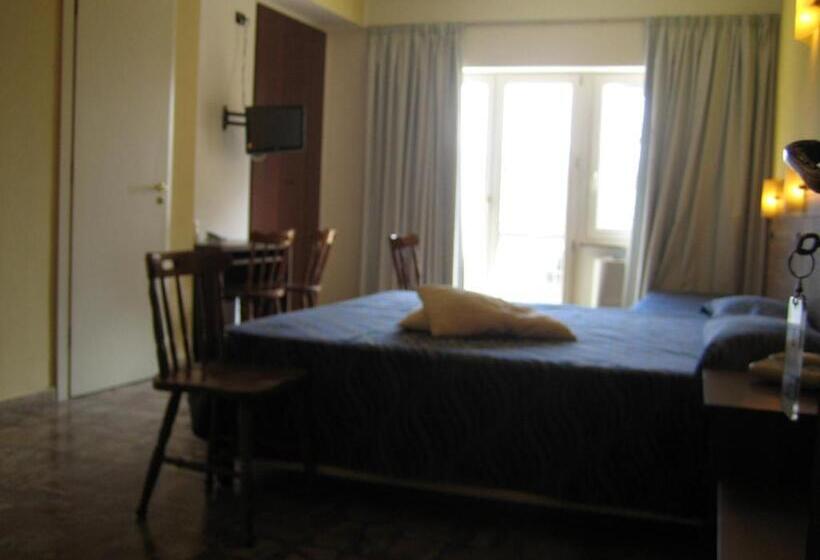 Номер Стандарт Трехместный, Albergo Carpino