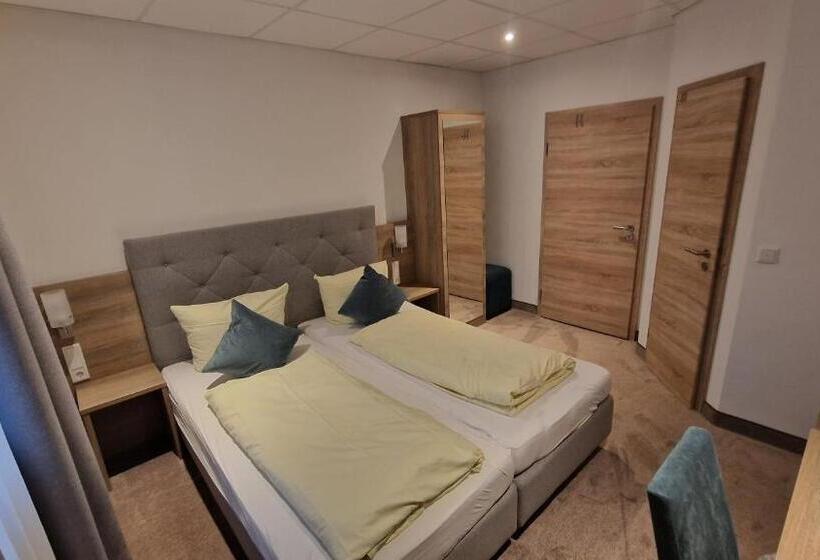 Номер Стандарт, Schwarzer Adler   Hotel Garni
