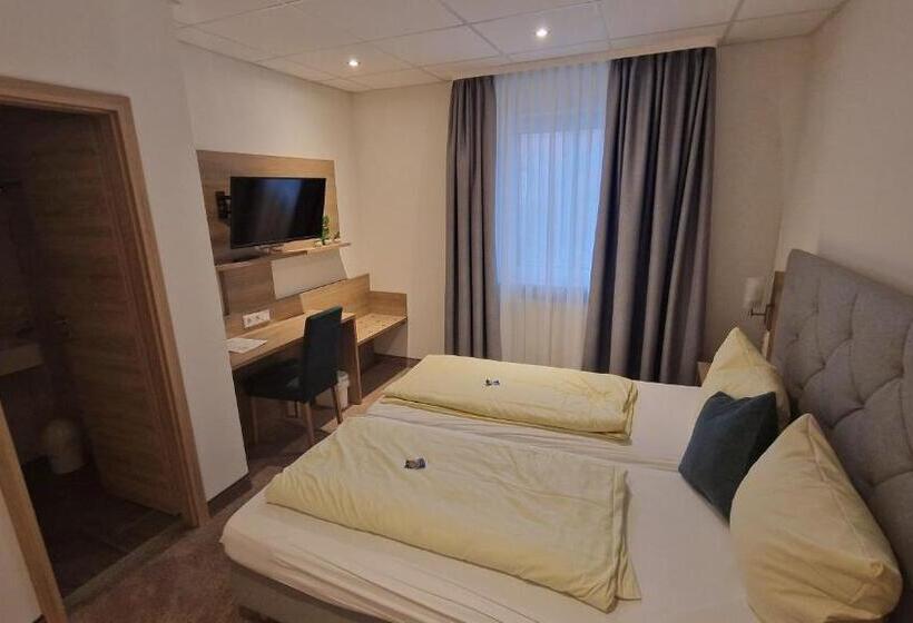 Номер Стандарт, Schwarzer Adler   Hotel Garni