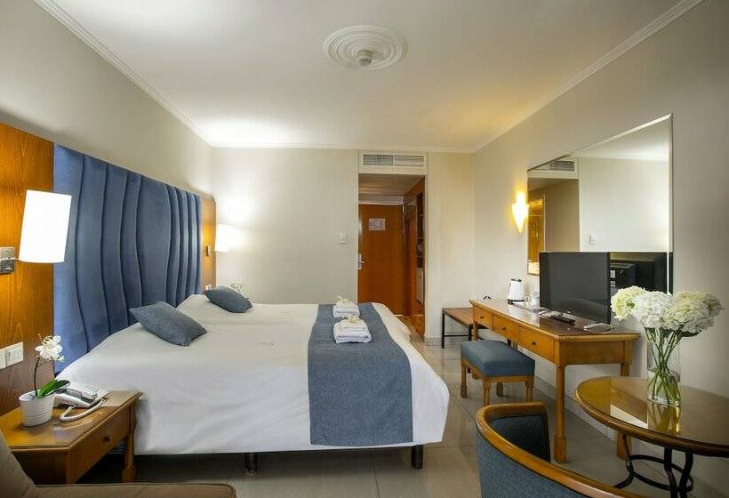 غرفة قياسية إطلالة جانبية علي البحر, Anastasia Beach Hotel