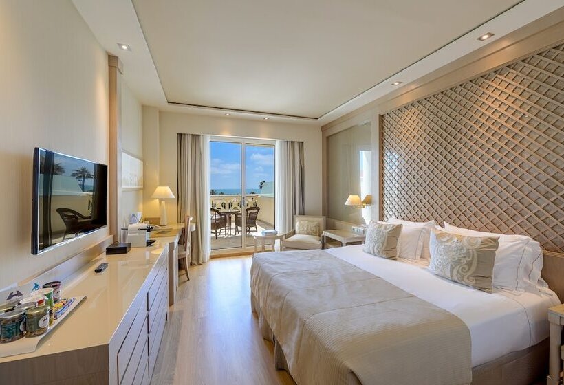 اتاق لوکس با چشم‌انداز دریا, Las Arenas Balneario Resort